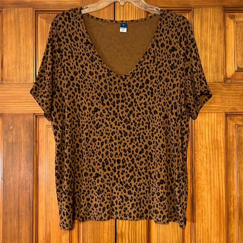 Old Navy Luxe T-Shirt - Large (Animal Print)